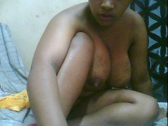 Трансляцияның скриншоттары Pretty-2boobs