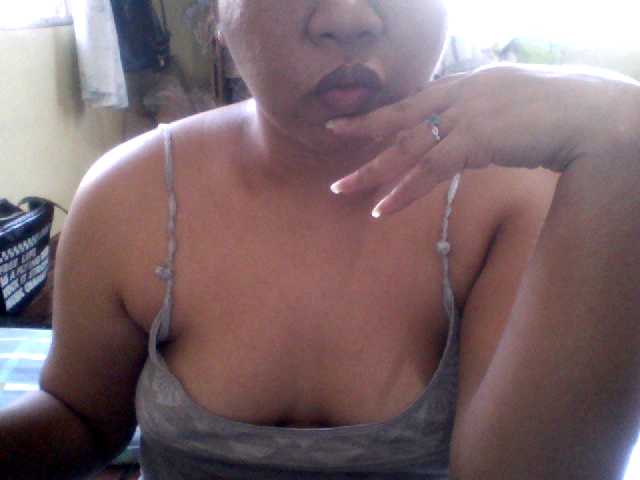 Трансляцияның скриншоттары QueenVitoria