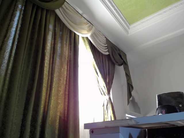 Трансляцияның скриншоттары RoxaneFox