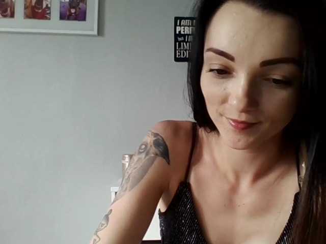 Трансляцияның скриншоттары RoxiSexy