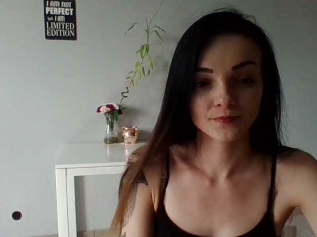 Трансляцияның скриншоттары RoxiSexy