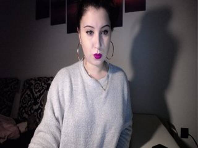 Трансляцияның скриншоттары roxy4u