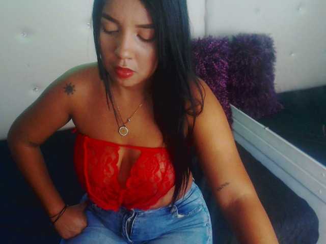 Трансляцияның скриншоттары RoxyxTaylor