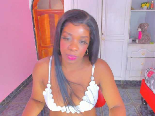 Трансляцияның скриншоттары Saaamanthaa