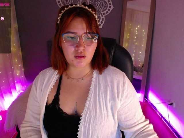 Трансляцияның скриншоттары Samanta-smith