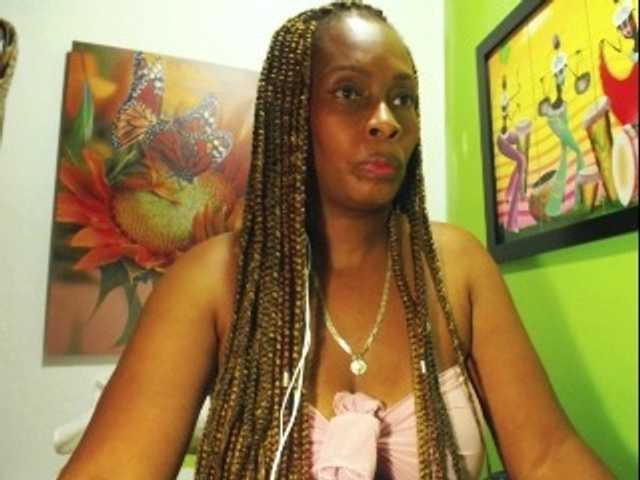 Трансляцияның скриншоттары AnaBombo