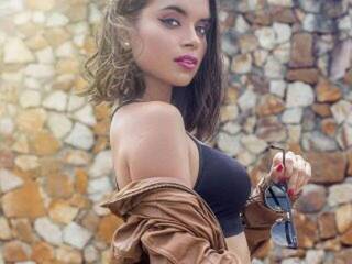 Эротикалық бейне чат SaraaSweet