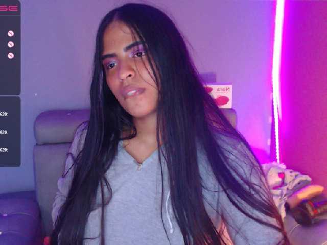 Трансляцияның скриншоттары Shay-mitchell