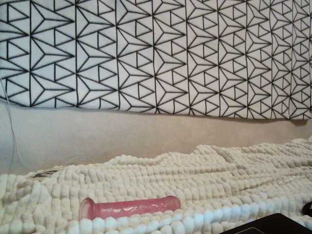 Трансляцияның скриншоттары SmallFoxy