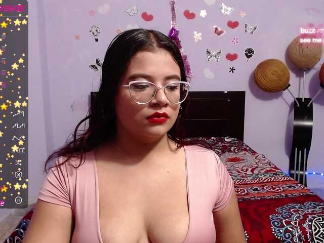 Трансляцияның скриншоттары Sofhycute