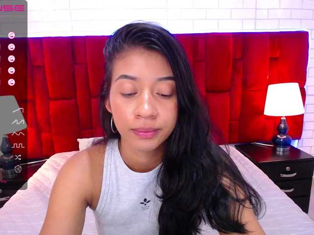 Трансляцияның скриншоттары Sofia-miller