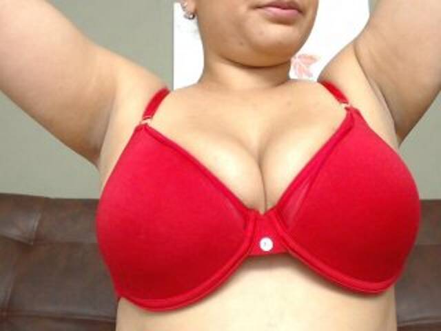 Трансляцияның скриншоттары sofiacurves18