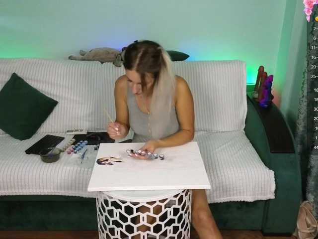 Трансляцияның скриншоттары HoneyGirl5