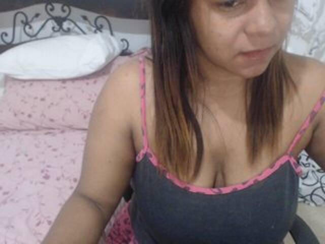 Трансляцияның скриншоттары sweet-daniela