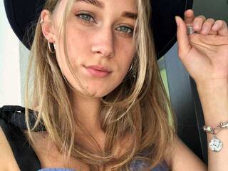 Эротикалық бейне чат SweetSofie18