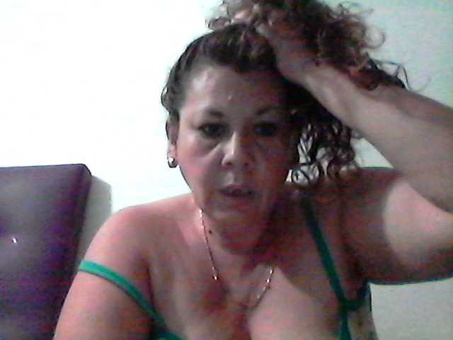 Трансляцияның скриншоттары SylviaFerrer