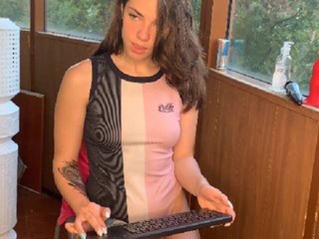 Трансляцияның скриншоттары Tiffany99