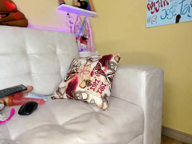 Трансляцияның скриншоттары tiny-cora