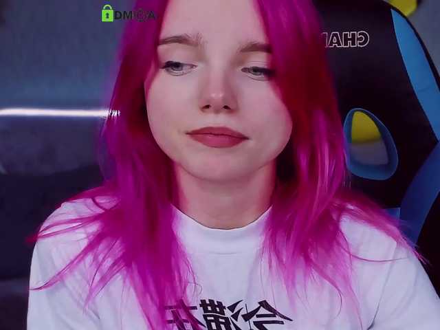 Трансляцияның скриншоттары TinyCat