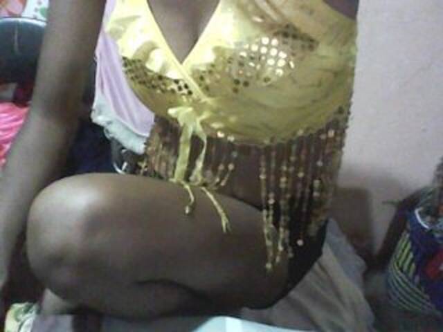 Трансляцияның скриншоттары tinychloe