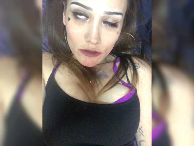 Трансляцияның скриншоттары TinyDetails