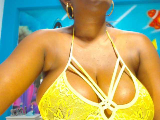 Трансляцияның скриншоттары tyrasweethott