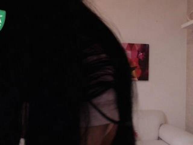 Трансляцияның скриншоттары ValenHilton