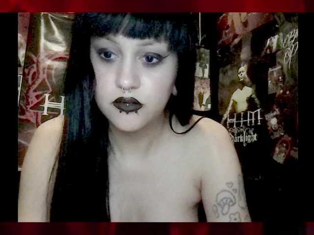 Трансляцияның скриншоттары vampirevixen