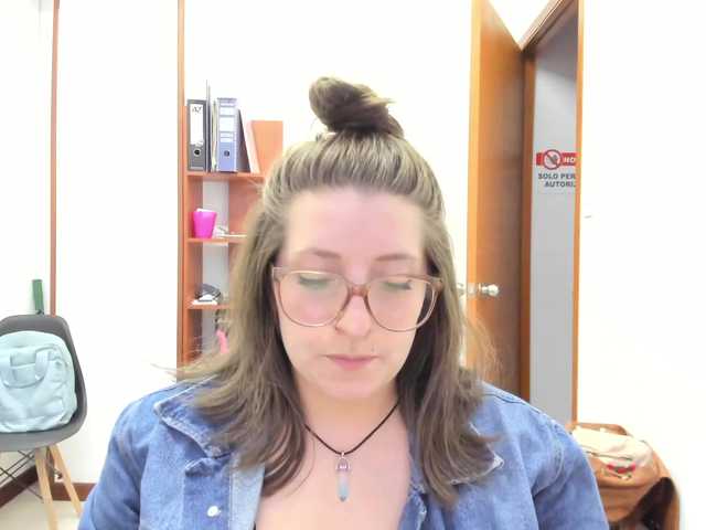 Трансляцияның скриншоттары vickysimons