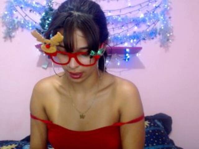 Трансляцияның скриншоттары VioletaDiossa