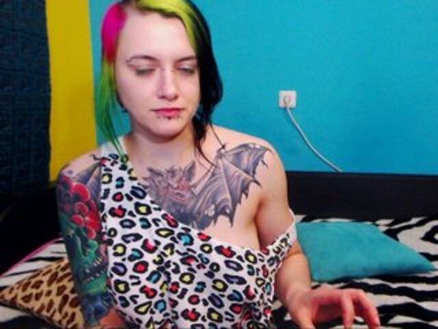 Трансляцияның скриншоттары xExoticGirlx