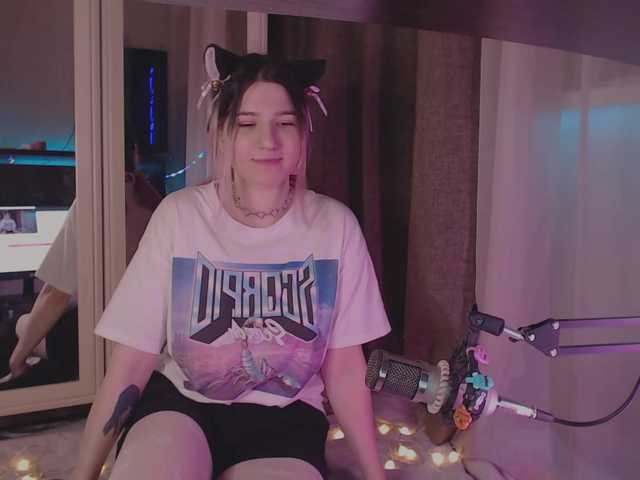 Трансляцияның скриншоттары YukiMoore