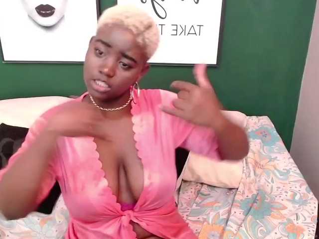 Трансляцияның скриншоттары ZoeWest